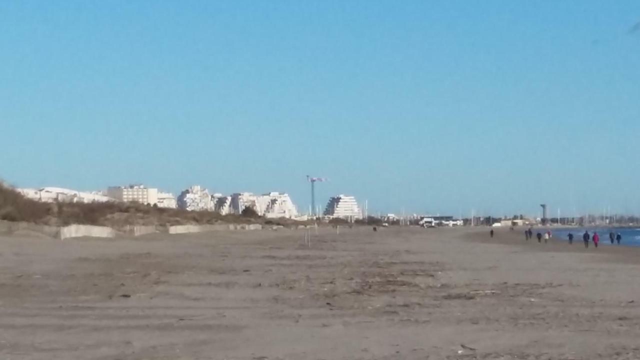 Studio De 25M2 Tout Equipe A 250M Du Bord De Mer La Grande Motte Exteriör bild